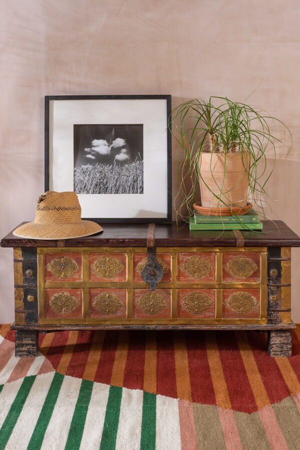 Cream Wooden Chest with Brass Trim - Image 4