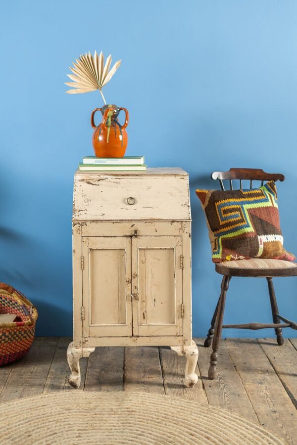 Cream Vintage Cupboard with Lidded Top