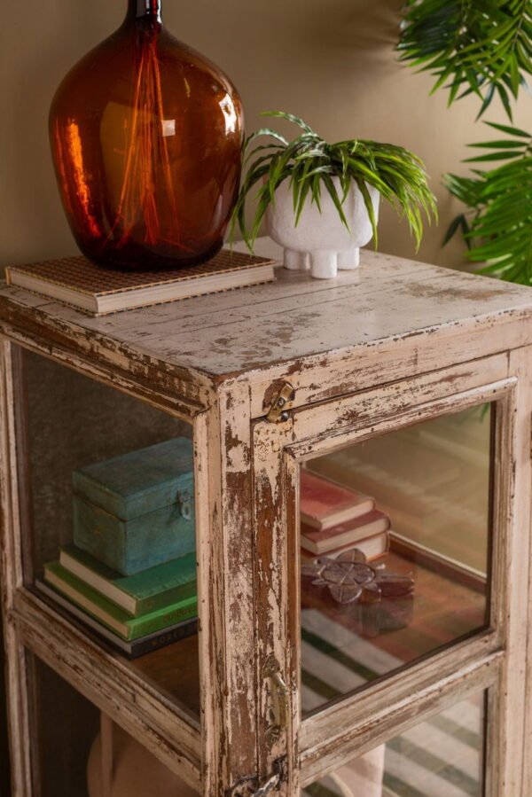 Cream Vintage Display Cabinet - Image 3