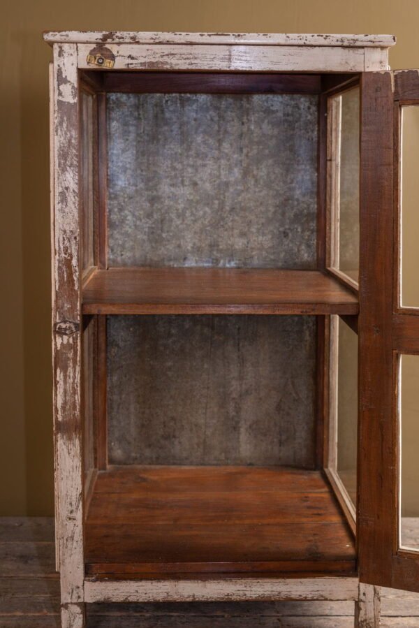 Cream Vintage Display Cabinet - Image 4